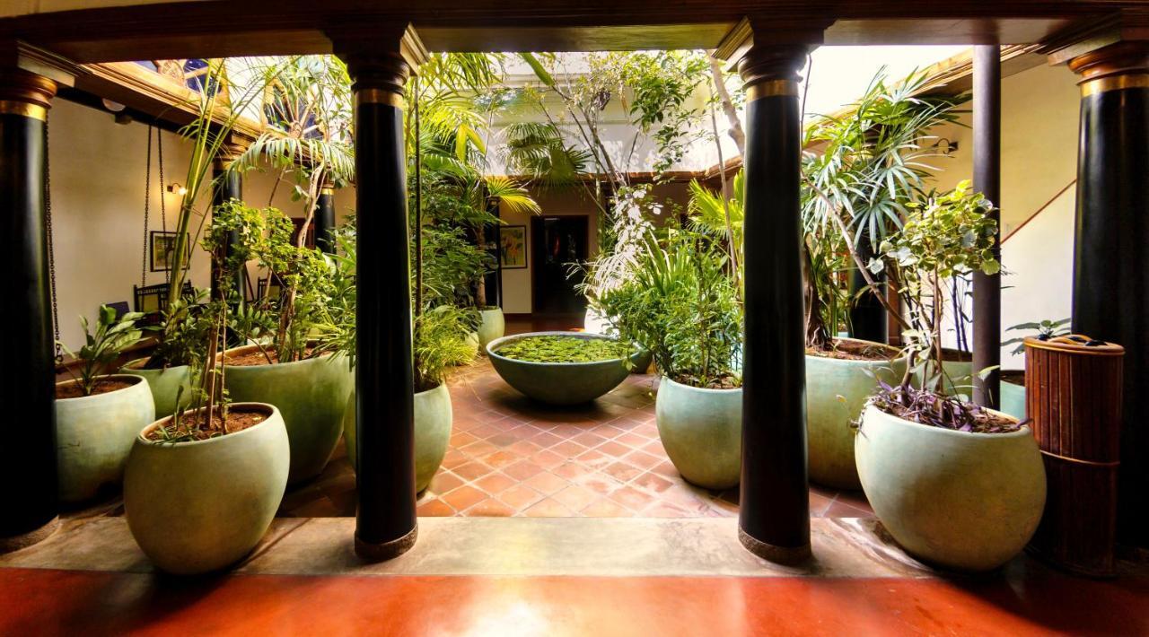 Maison Perumal Pondicherry - A Cgh Earth Experience Buitenkant foto